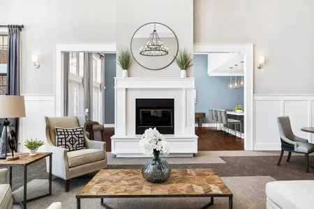 Crabtree Crossing Apartment