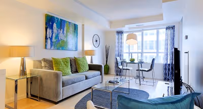 Simcoe Street Serviced Apartment 4