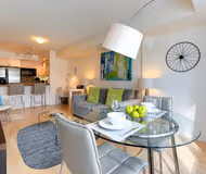 Simcoe Street Serviced Apartment 4