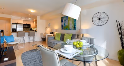 Simcoe Street Serviced Apartment 4