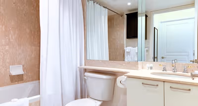 Simcoe Street Serviced Apartment 4