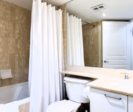 Simcoe Street Serviced Apartments