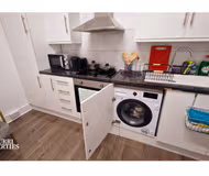 Comfy 2BR Flat | 5-Min Walk to Canning Station ST