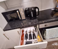 Comfy 2BR Flat | 5-Min Walk to Canning Station ST