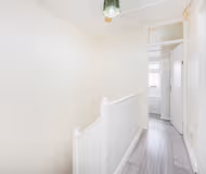 Modern House Close To Station 3 Bedroom City Apartment