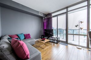 High Floor 1BR on 832 Bay St