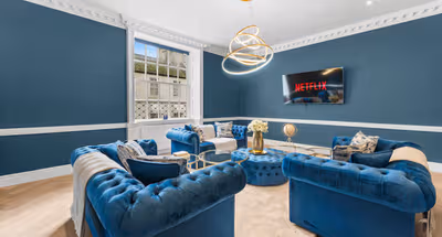 Living area - 4 bed apartment