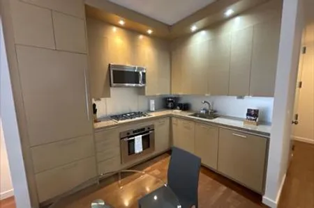 Broadway Serviced Apartment
