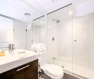 Family 2BR On Yonge St Apartment