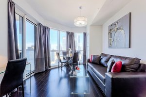 Family 2BR On Yonge St Apartment