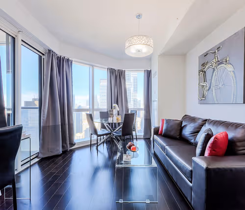 Family 2BR On Yonge St Apartment