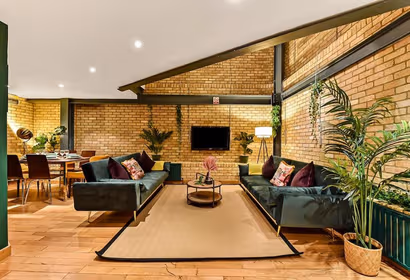Flat 2 Winchester House