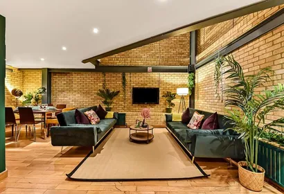 Flat 2 Winchester House