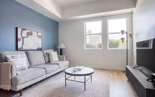 N Las Palmas Ave Apartment