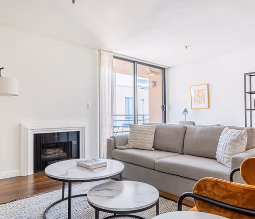 Franklin Ave Apartment