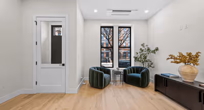Harlington Manhattan Avenue Apartment