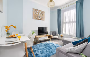 St. James House: 4 bedroom in Central Plymouth