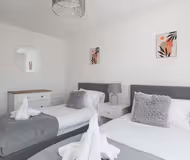 Cicero Crescent by Mia Partners