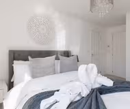 Cicero Crescent by Mia Partners