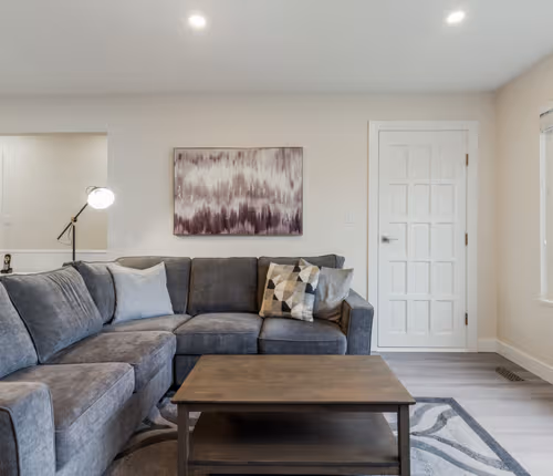 Waltham Avenue Apartmnt