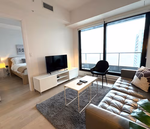 Av. des Canadiens-de Apartment