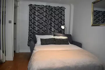 Francis 2 Bed