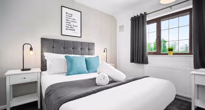 Luxury 3 Bed House - Garden - Parking