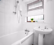 Luxury 3 Bed House - Garden - Parking