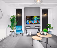 Luxury 3 Bed House - Garden - Parking