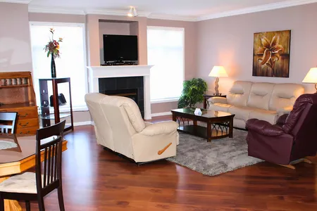Lake Bonavista Estates Apartment