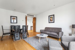 Canary Riverside 2 Bed
