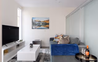 East Del Mar Blvd Apartment