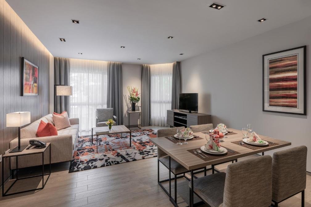 Orange Grove Road Apartment
