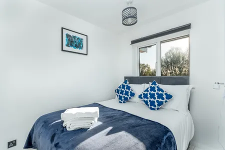22 Jasmine Grove (Leamington Spa)