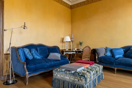 ENCHANTING BLEND OF HISTORY & JAW DROPPING LUXURY-FACING THE GARDEN OF PALAIS ROYAL