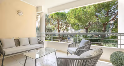 Boulevard Général Vautrin Serviced Apartment, Zamenhof Beach