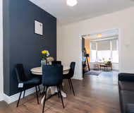 2 Bed house sleeps 5 in Redcar free parking