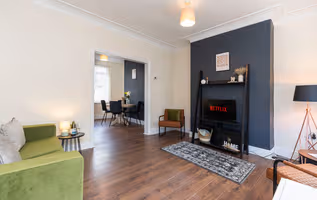 2 Bed house sleeps 5 in Redcar free parking