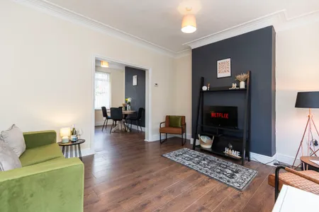 2 Bed house sleeps 5 in Redcar free parking
