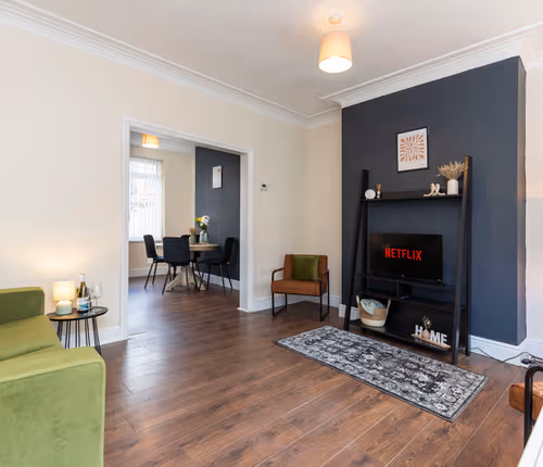 2 Bed house sleeps 5 in Redcar free parking