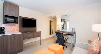 West Bay Street Apart hotel