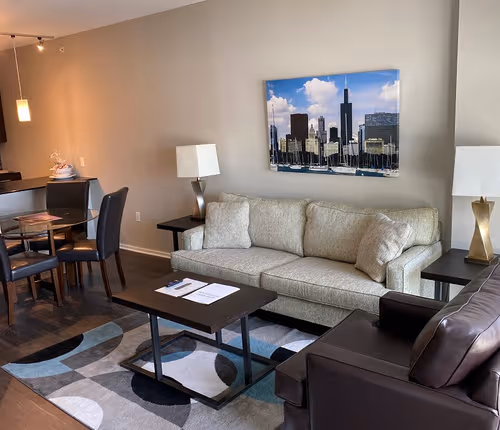 Des Plaines Apartment