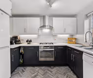 Heddie Rise by MIa Partners