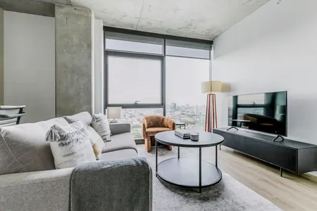 N Elizabeth St Apartment