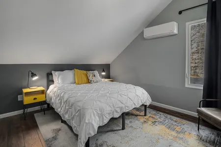 Mark Lane Apartment