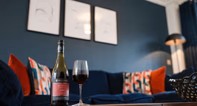 Modern 5 Bed 3.5 Bath Townhouse with Parking