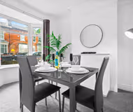 Luxury Three Bedroom House - Parking - Garden