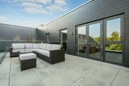 Lion Wharf Road Penthouse