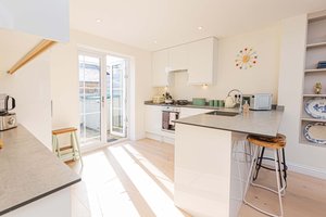10 Tivoli Mews
