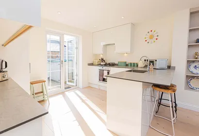 10 Tivoli Mews